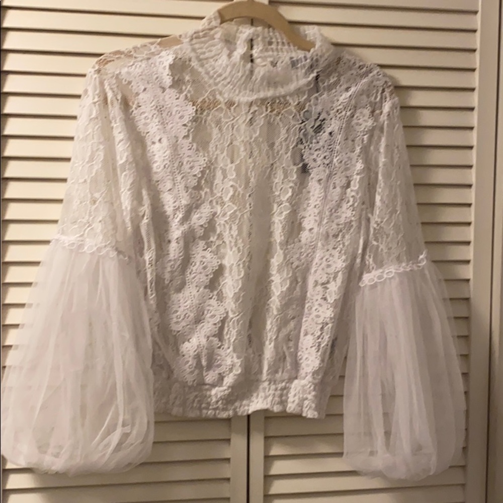 🔥Love University romantic lace junior top.🔥 - Picture 2 of 6